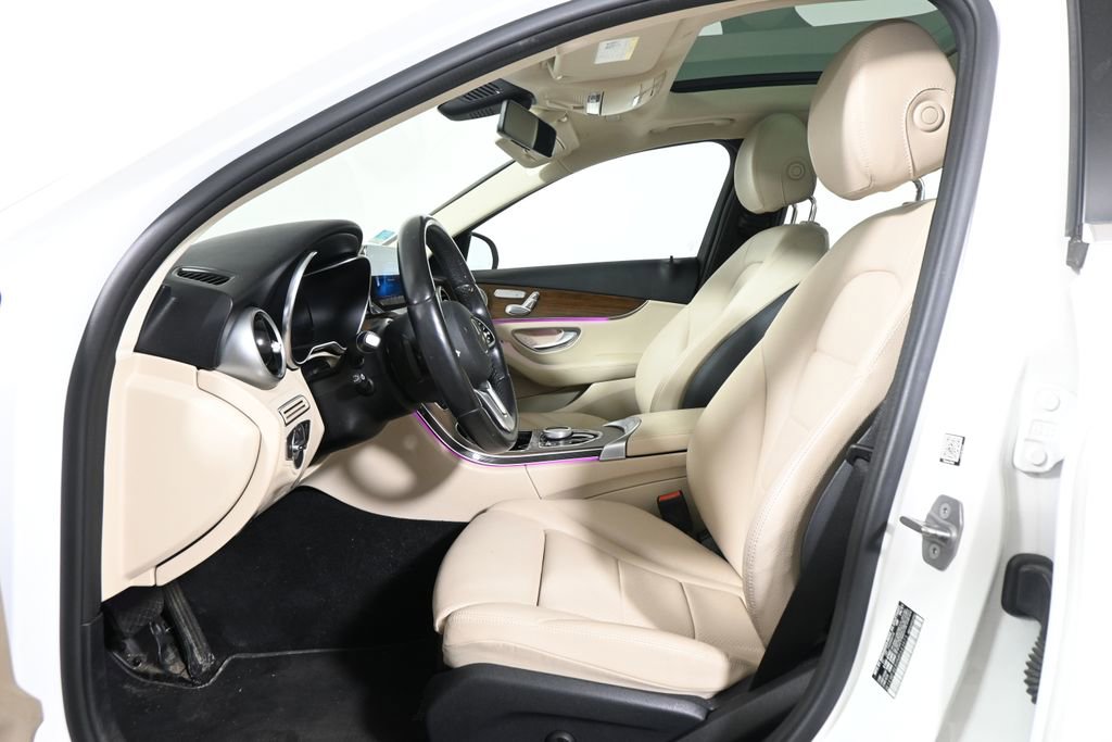 Used 2021 Mercedes-Benz C 300 4MATIC Sedan image 3