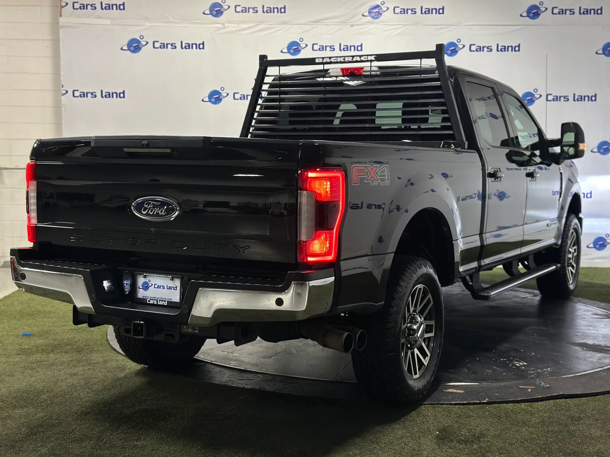 Used 2017 Ford F250 Lariat w/ Lariat Ultimate Package AWD/4WD image 3
