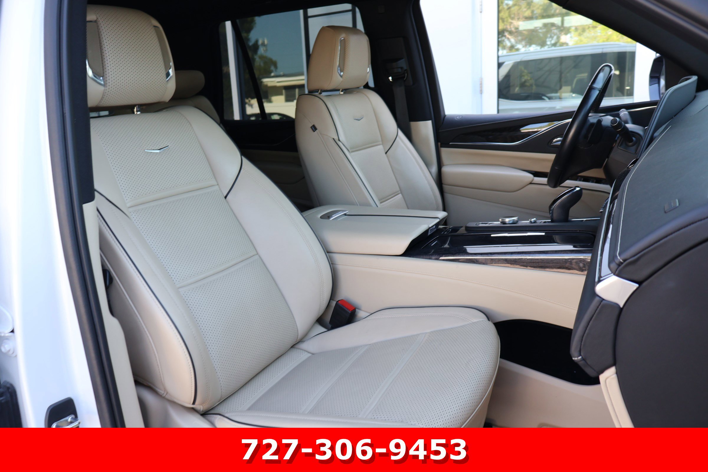 Used 2021 Cadillac Escalade Premium Luxury RWD image 21
