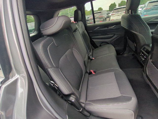 New 2026 Jeep Grand Cherokee Laredo X AWD/4WD image 35