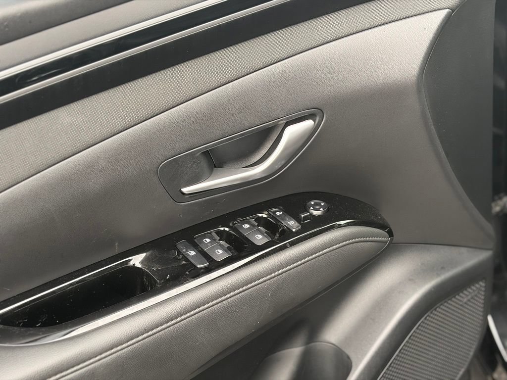 Used 2023 Hyundai Tucson Limited AWD/4WD image 19