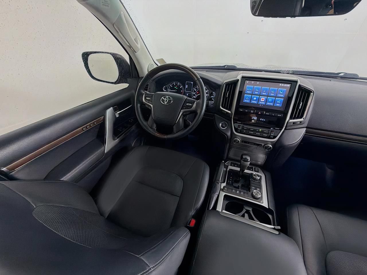 Used 2016 Toyota Land Cruiser AWD/4WD image 11