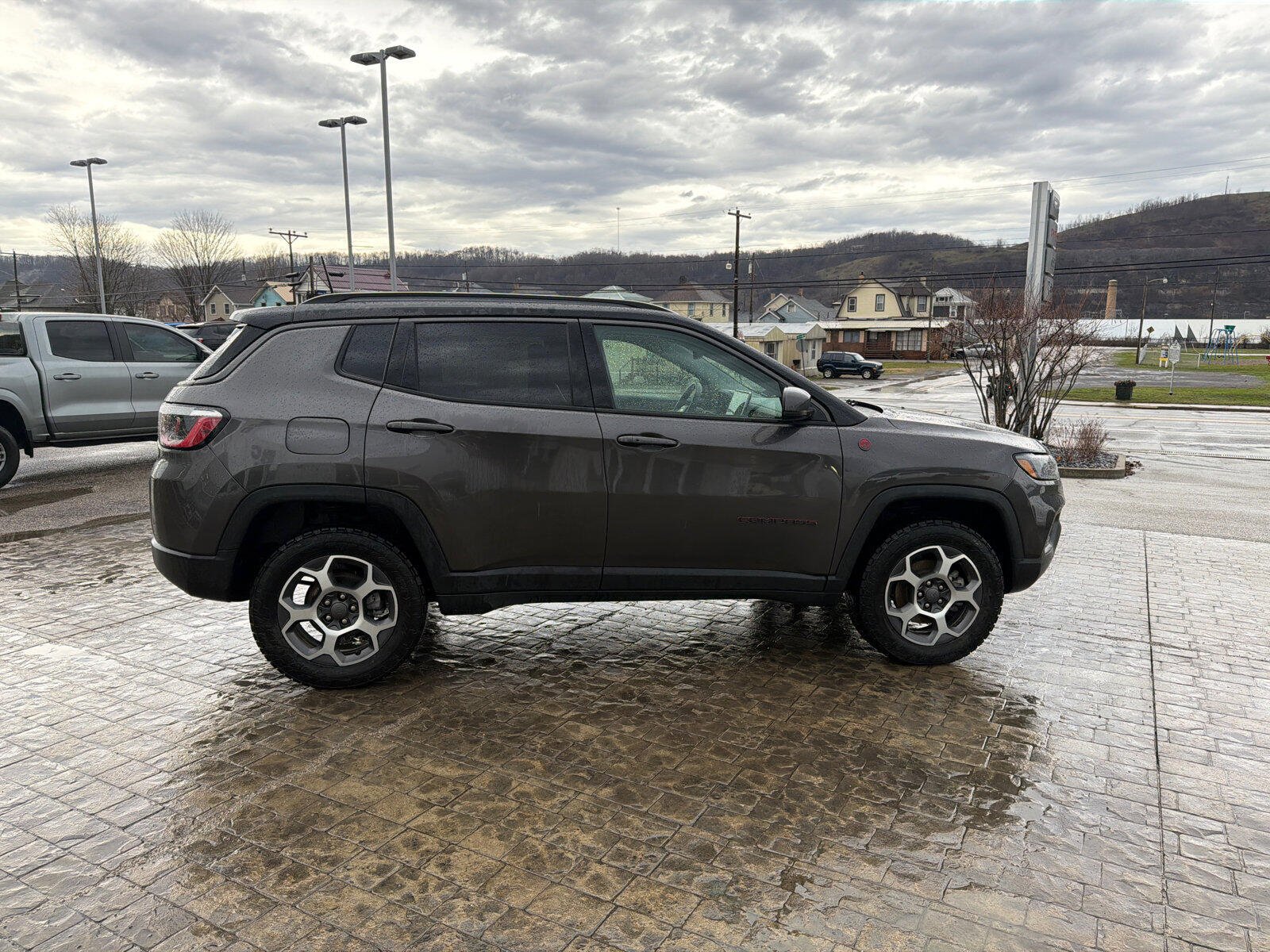 Used 2022 Jeep Compass Trailhawk AWD/4WD image 9