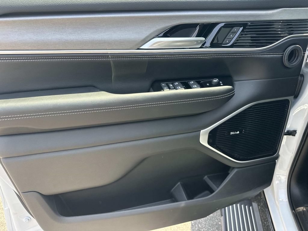 New 2026 Jeep Grand Wagoneer Limited w/ Premium Group II AWD/4WD image 18