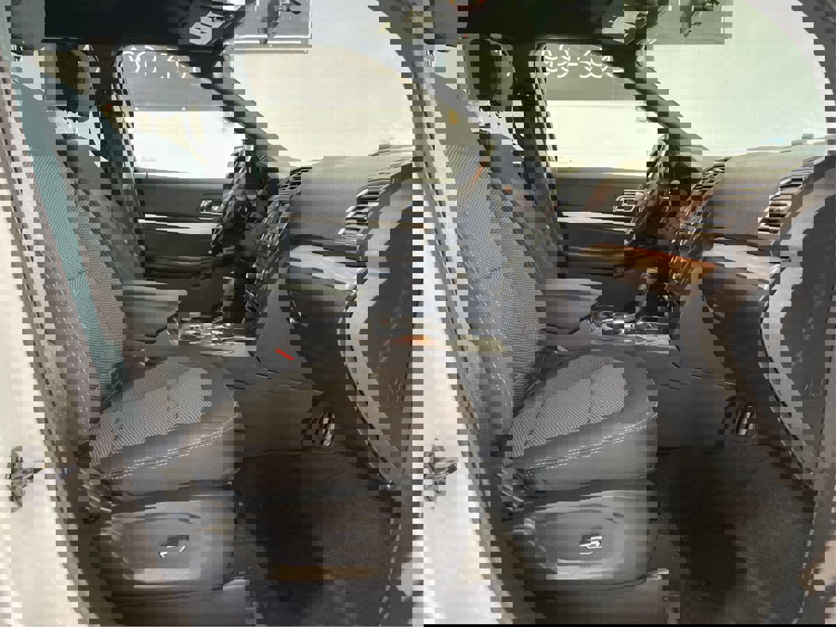 Used 2017 Ford Explorer XLT AWD/4WD image 14