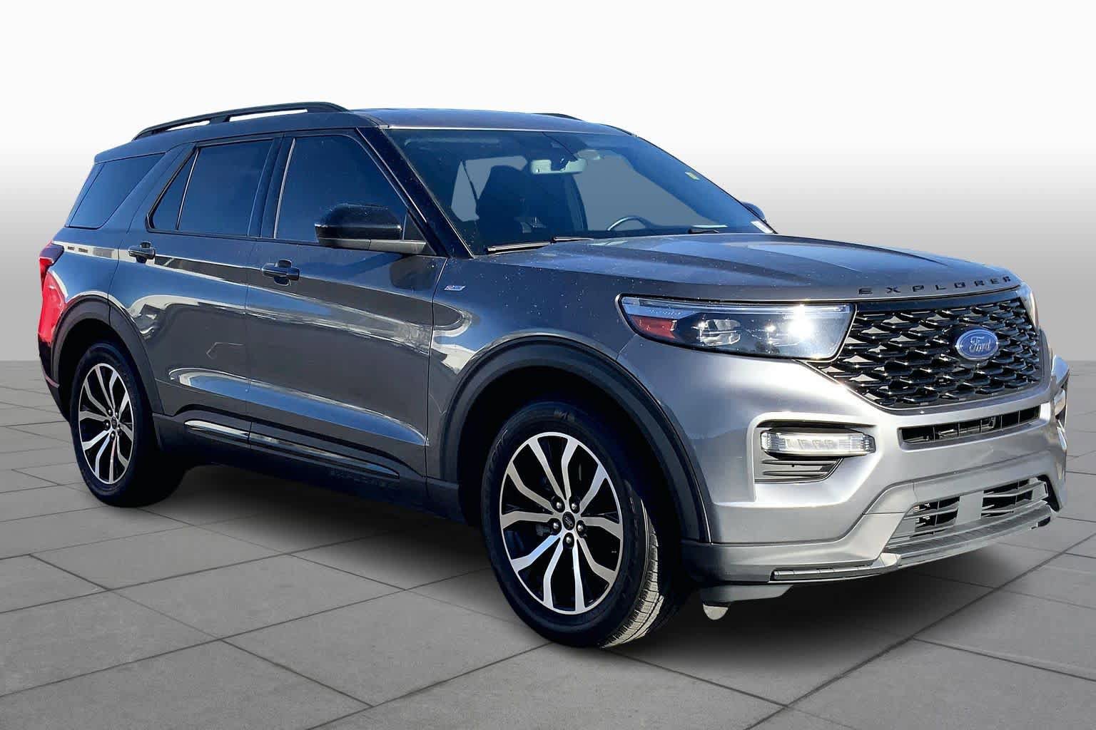 Used 2022 Ford Explorer ST-Line w/ Class IV Trailer Tow Package image 3