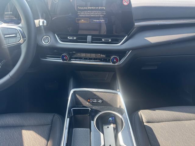 Used 2025 Chevrolet Equinox LT w/ Convenience Package II image 11