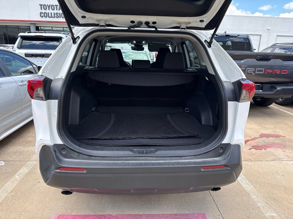 Certified 2022 Toyota RAV4 XLE FWD image 13