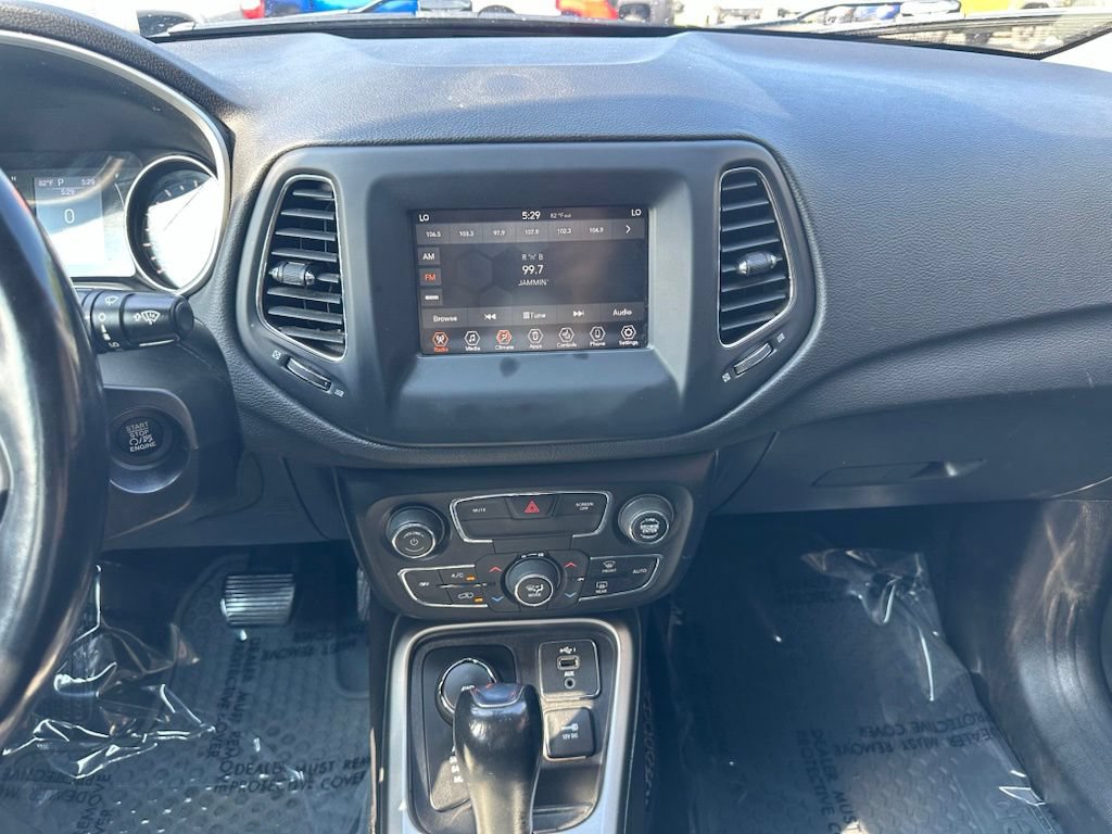 Used 2020 Jeep Compass Latitude w/ Cold Weather Group AWD/4WD image 26