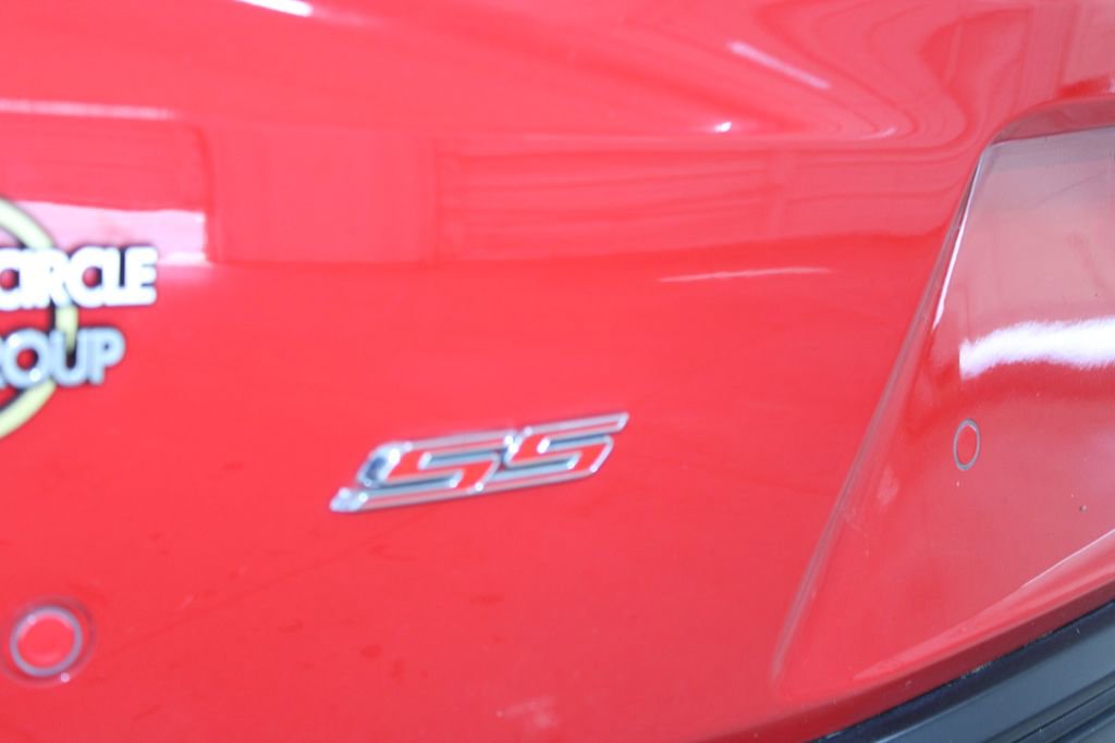 Used 2018 Chevrolet Camaro SS RWD image 12
