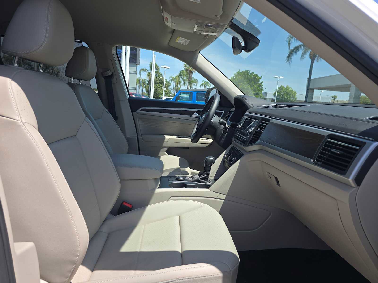 Used 2023 Volkswagen Atlas SE image 11