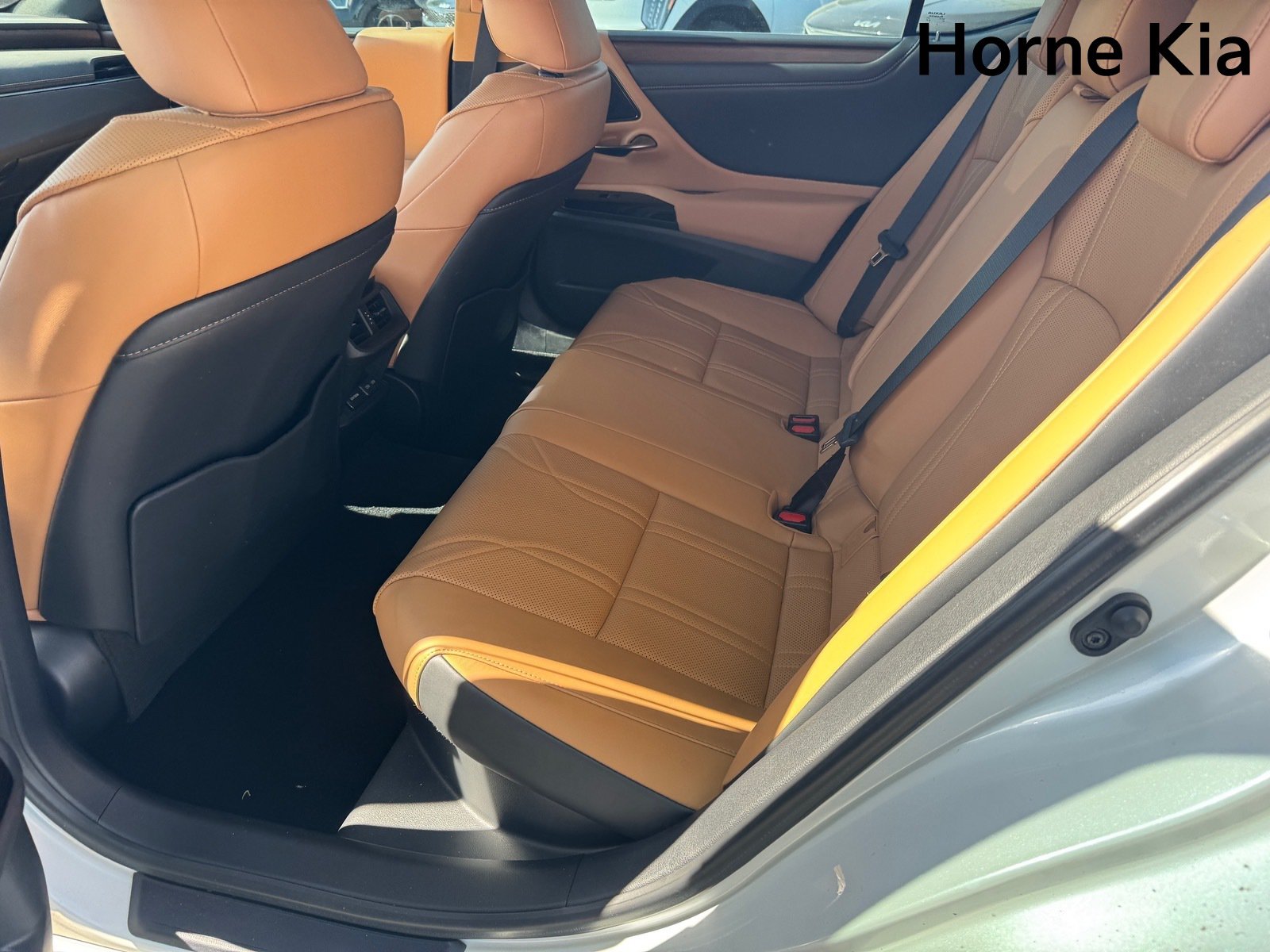 Used 2024 Lexus ES 300h w/ Luxury Package FWD image 13