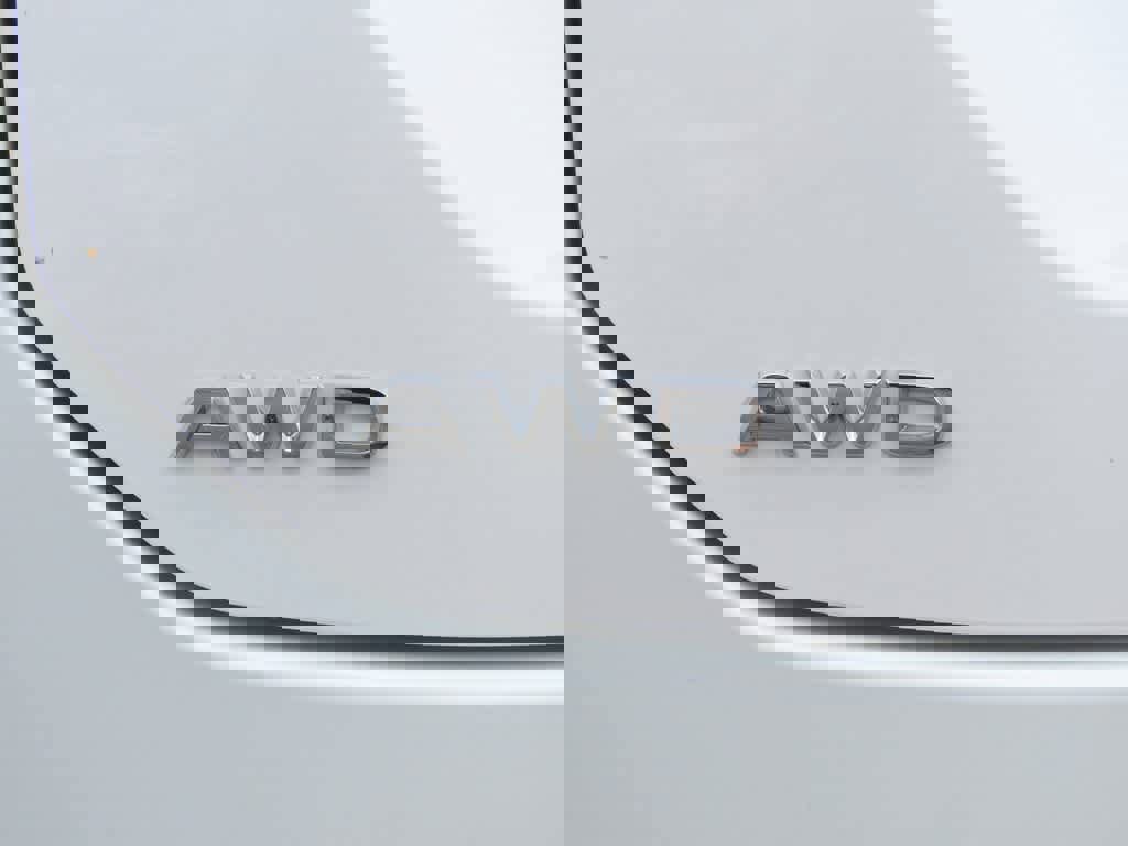 New 2025 Honda Pilot Touring image 8