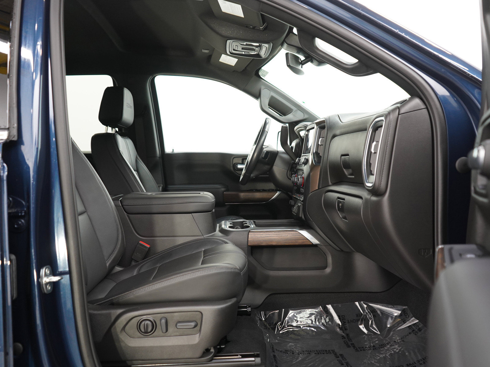 Used 2022 Chevrolet Silverado 1500 High Country w/ Safety Package II AWD/4WD image 11