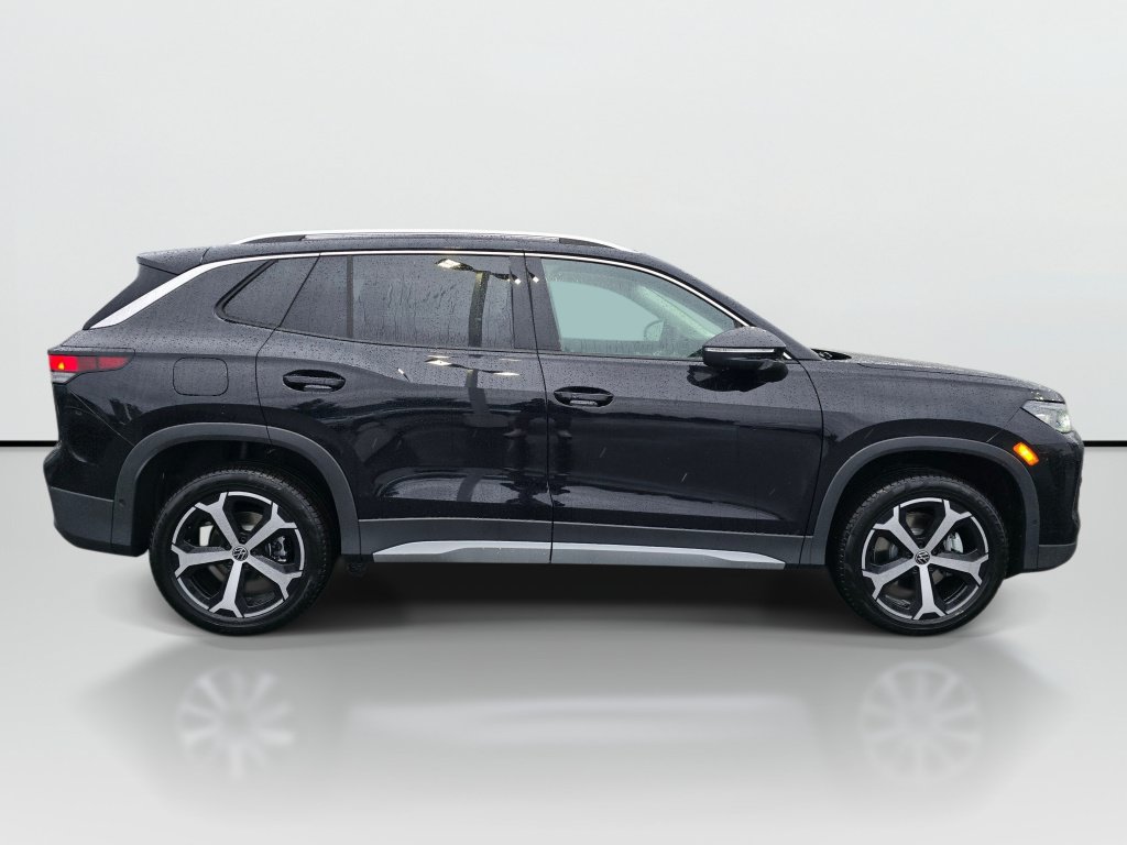 New 2026 Volkswagen Tiguan SE AWD/4WD image 3
