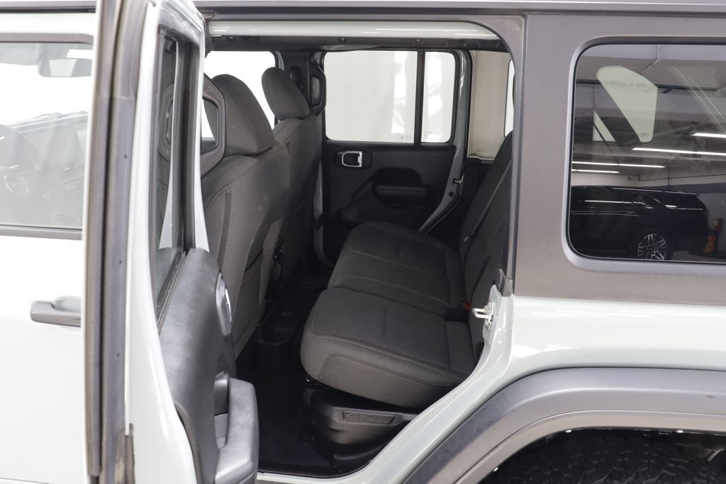 Used 2024 Jeep Wrangler Unlimited AWD/4WD image 15
