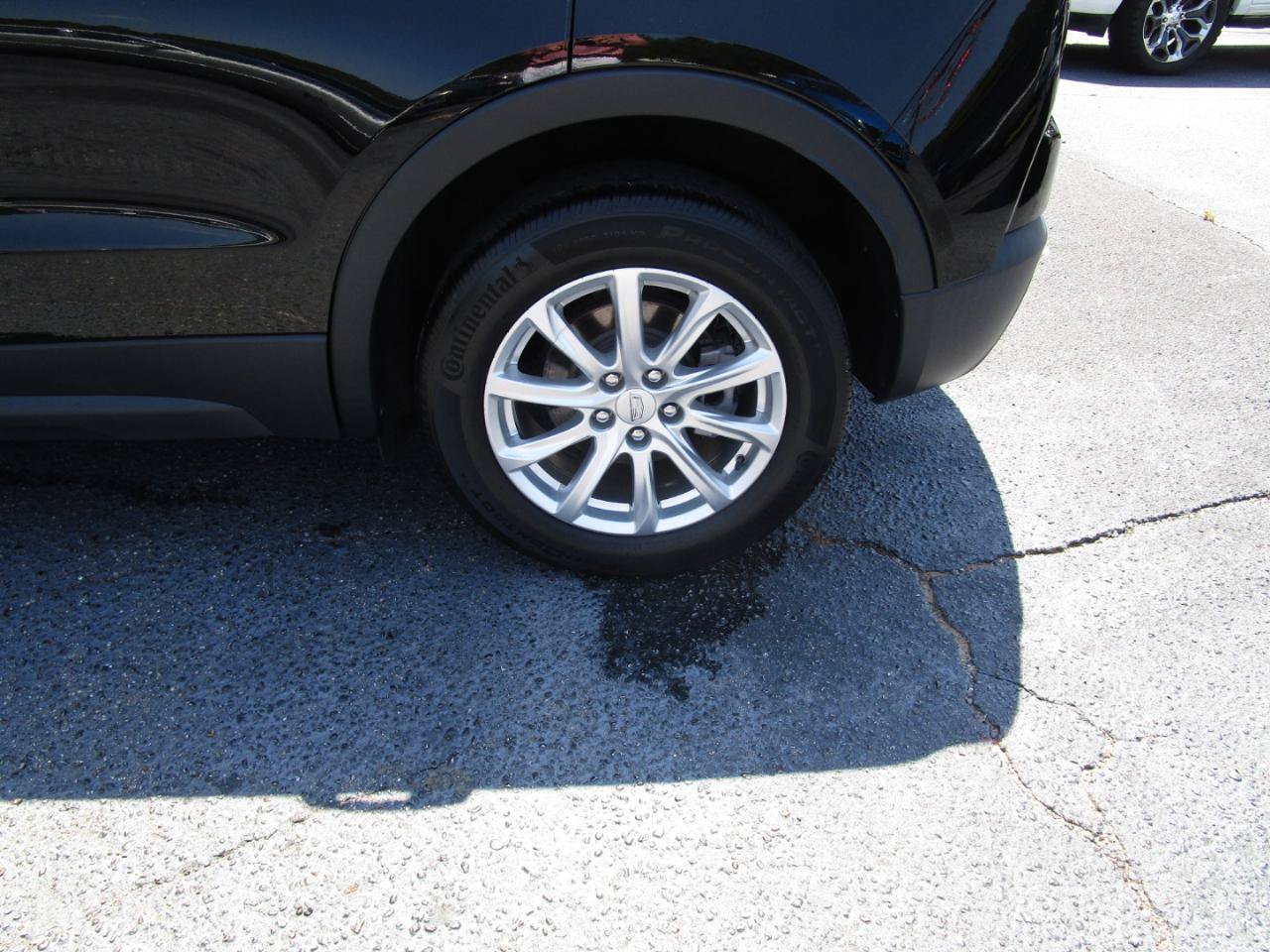 Used 2021 Cadillac XT4 Luxury w/ Cold Weather Package FWD image 18