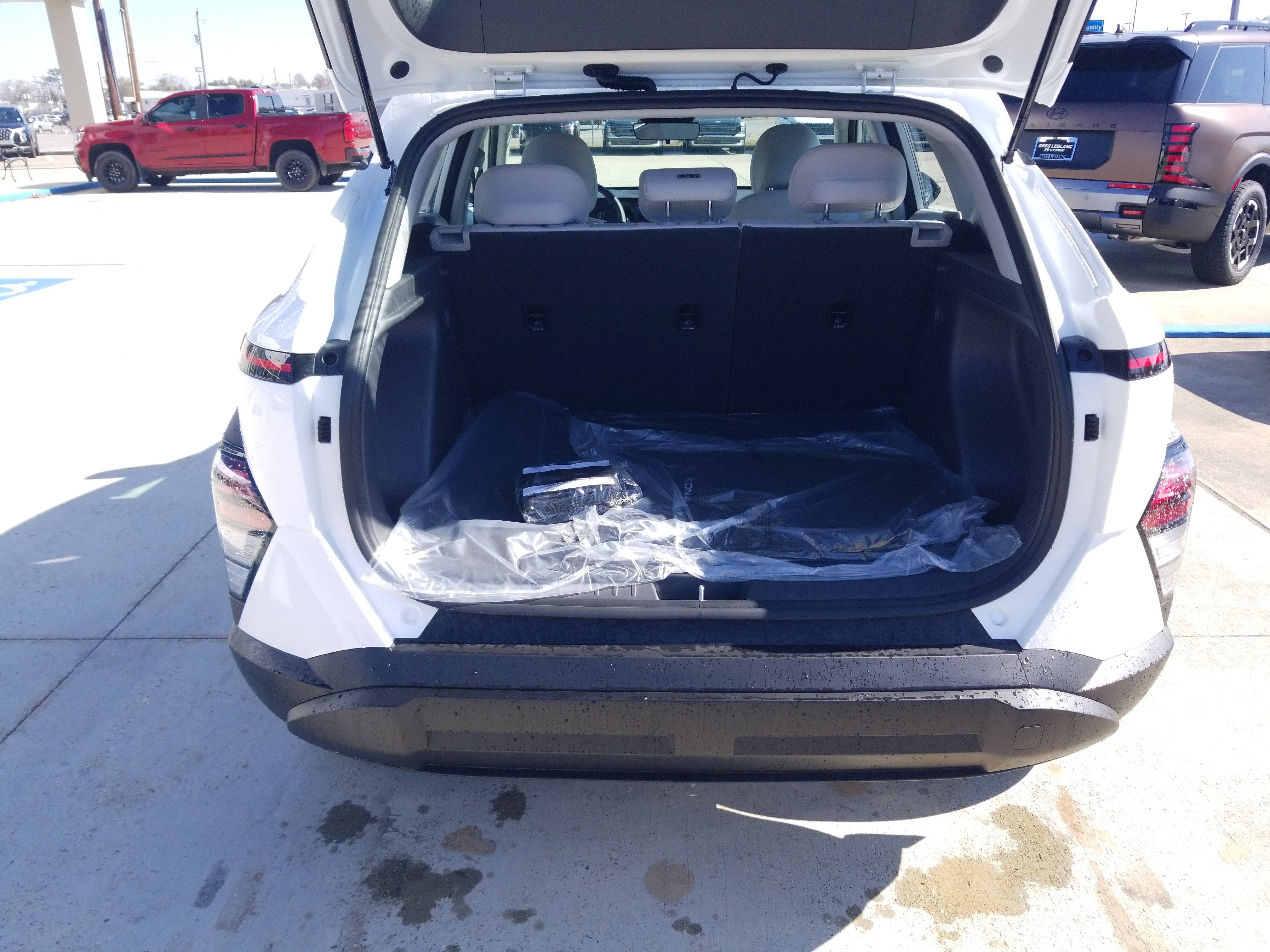 New 2026 Hyundai Kona SE image 13