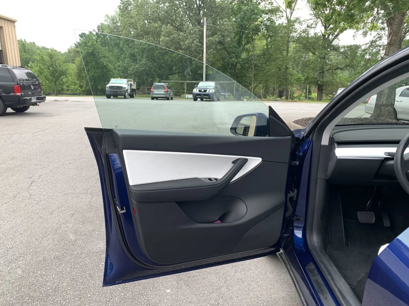 Used 2020 Tesla Model Y Long Range image 13