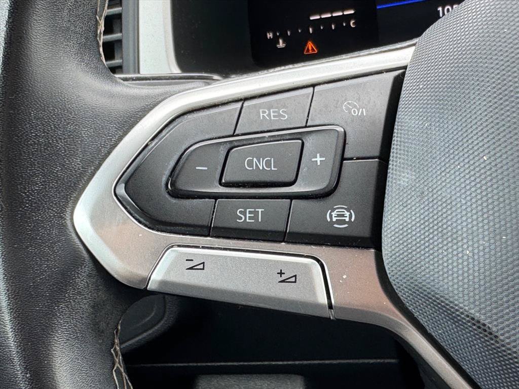 Used 2022 Volkswagen Atlas Cross Sport SE FWD image 17