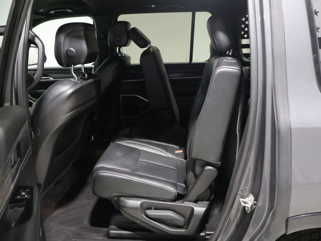 Used 2022 Jeep Wagoneer Series III AWD/4WD image 17