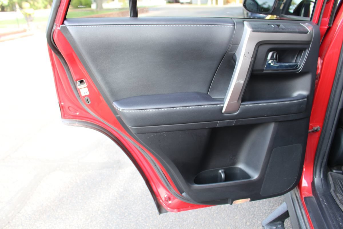 Used 2022 Toyota 4Runner SR5 Premium w/ Moonroof Package AWD/4WD image 13