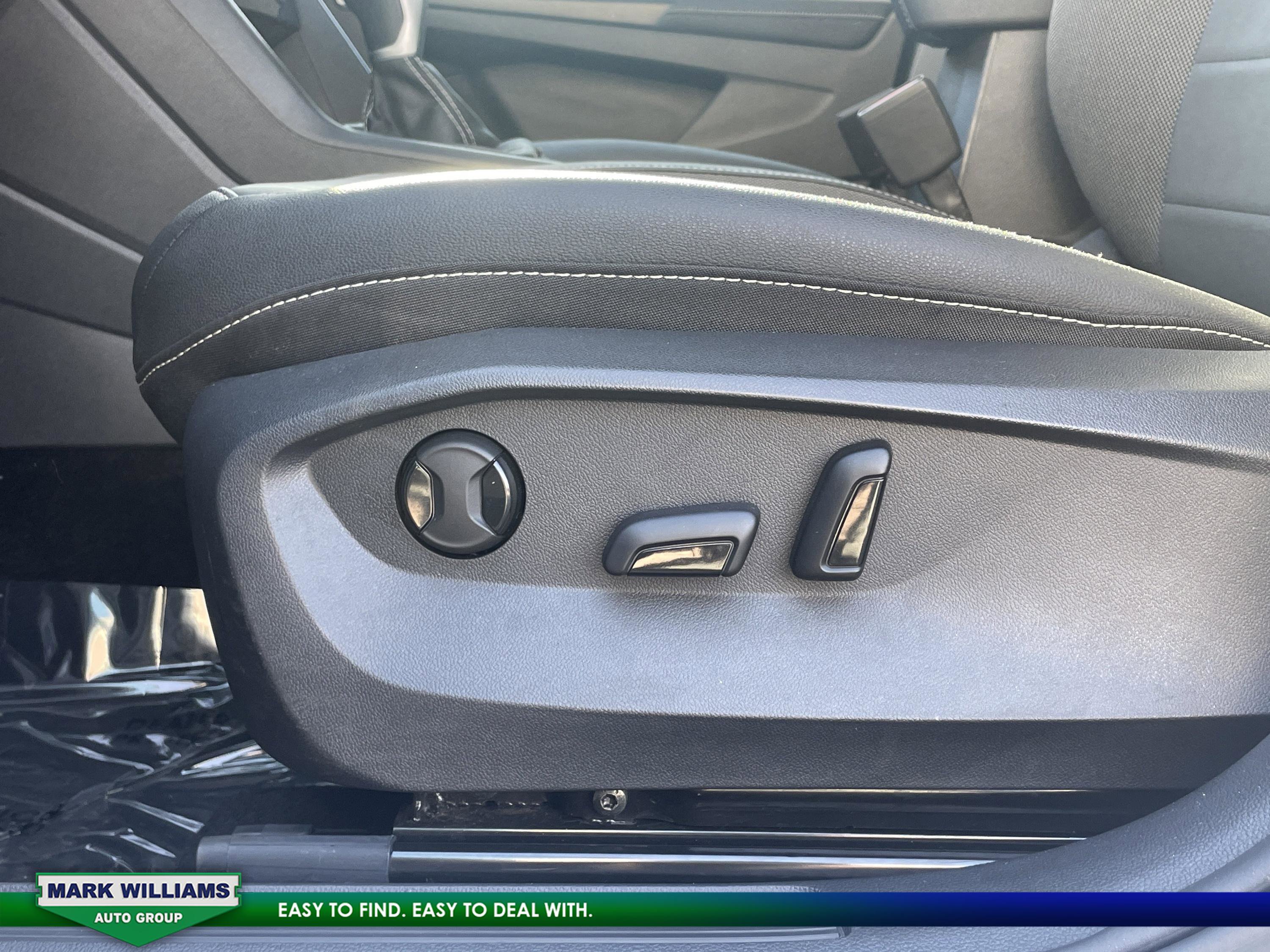 Used 2024 Volkswagen Taos SE image 13