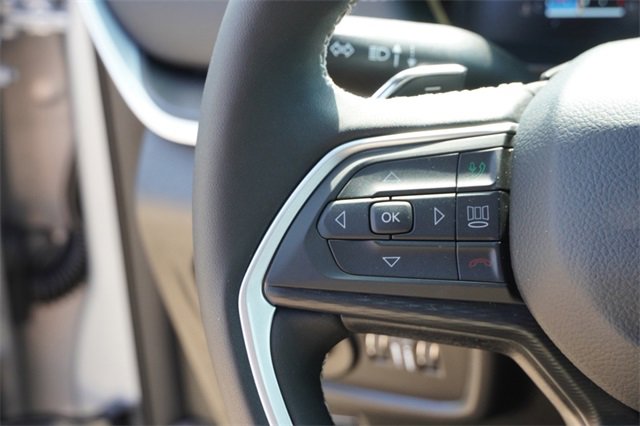 New 2025 Jeep Grand Cherokee Altitude image 29