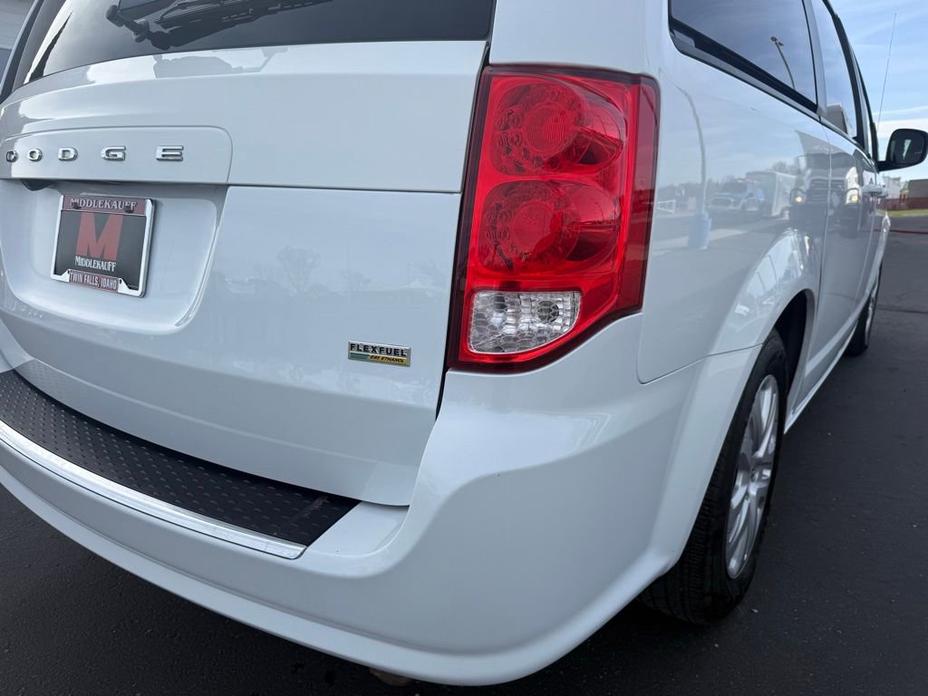 Used 2018 Dodge Grand Caravan SE w/ UConnect Hands-Free Group image 12