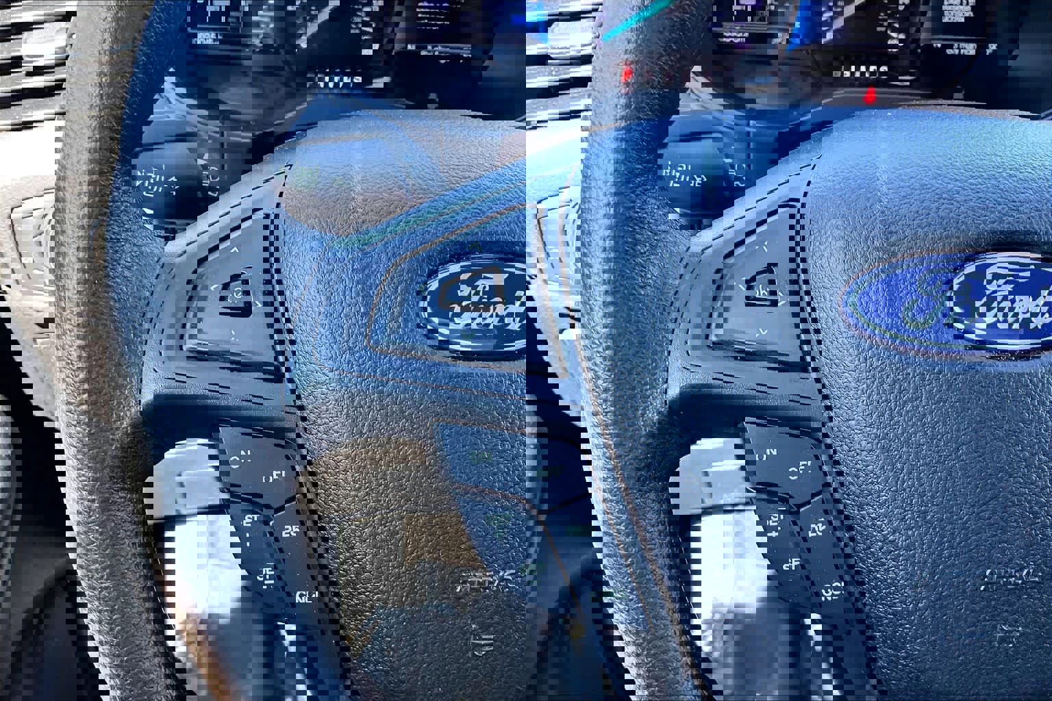 Used 2022 Ford Edge SE w/ Black Appearance Package image 23