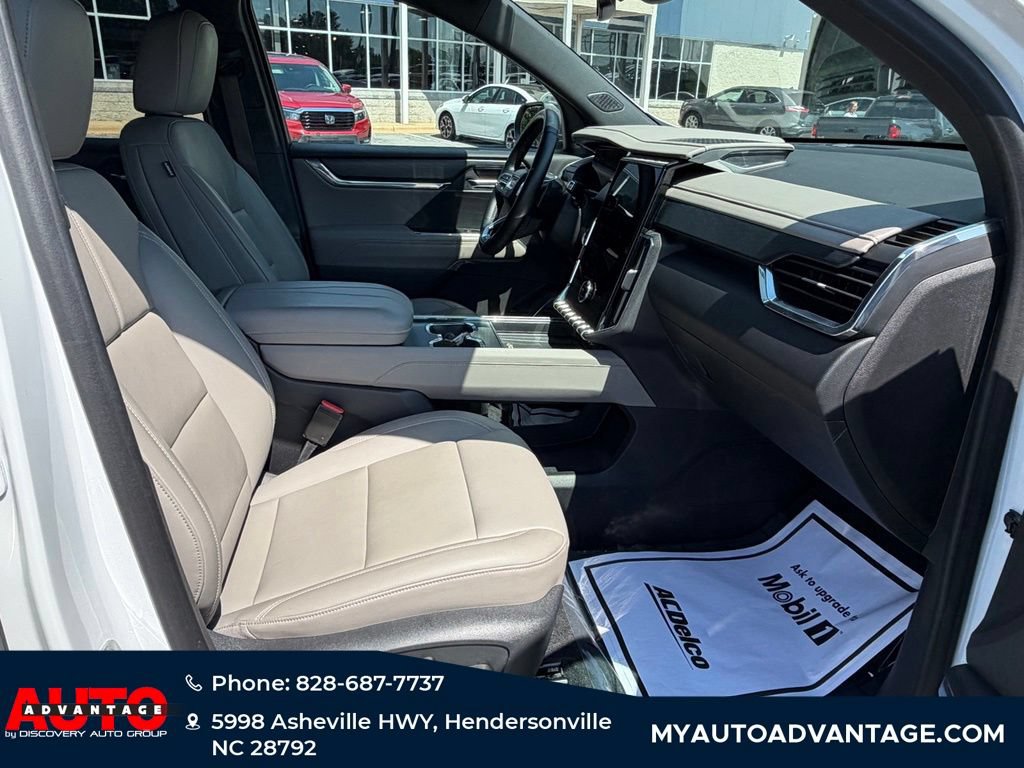 Used 2024 GMC Acadia Elevation AWD/4WD image 27