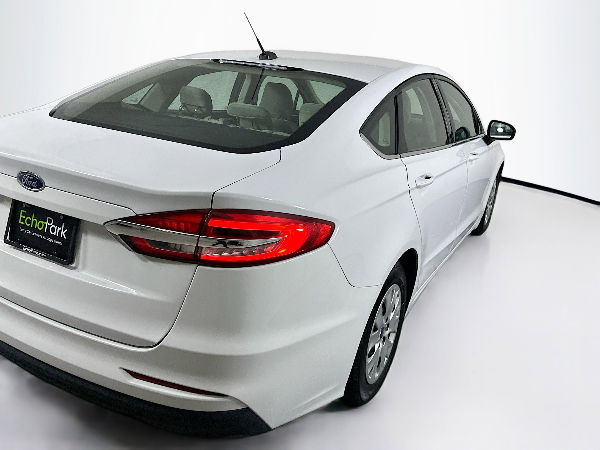 Used 2019 Ford Fusion S image 9