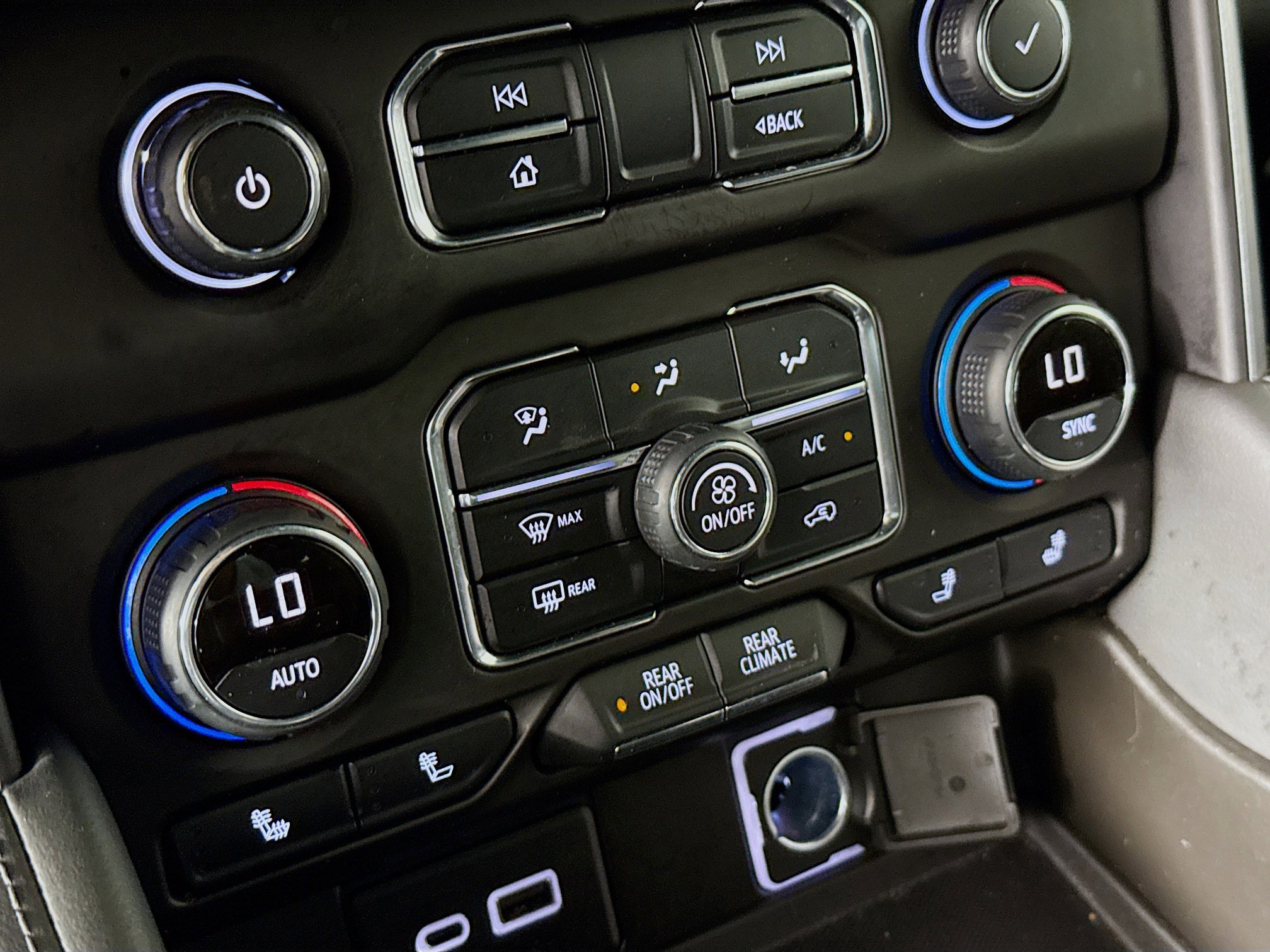 Used 2021 Chevrolet Tahoe LT AWD/4WD image 17