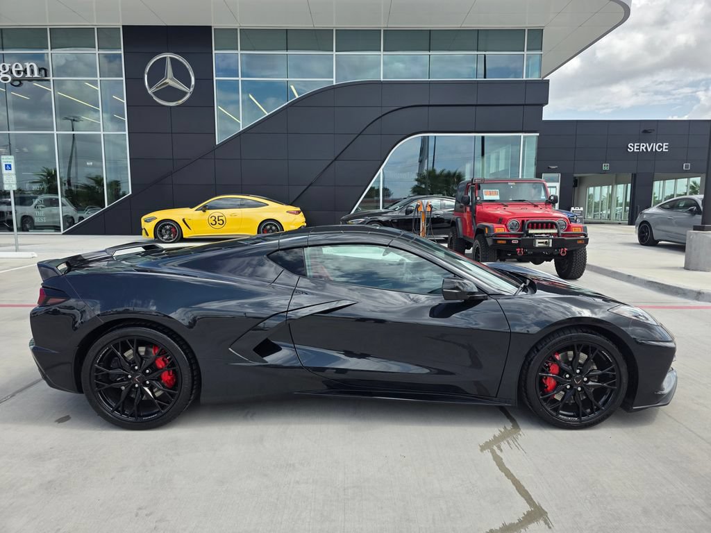 Used 2024 Chevrolet Corvette Stingray Coupe w/ Z51 Performance Package RWD image 9