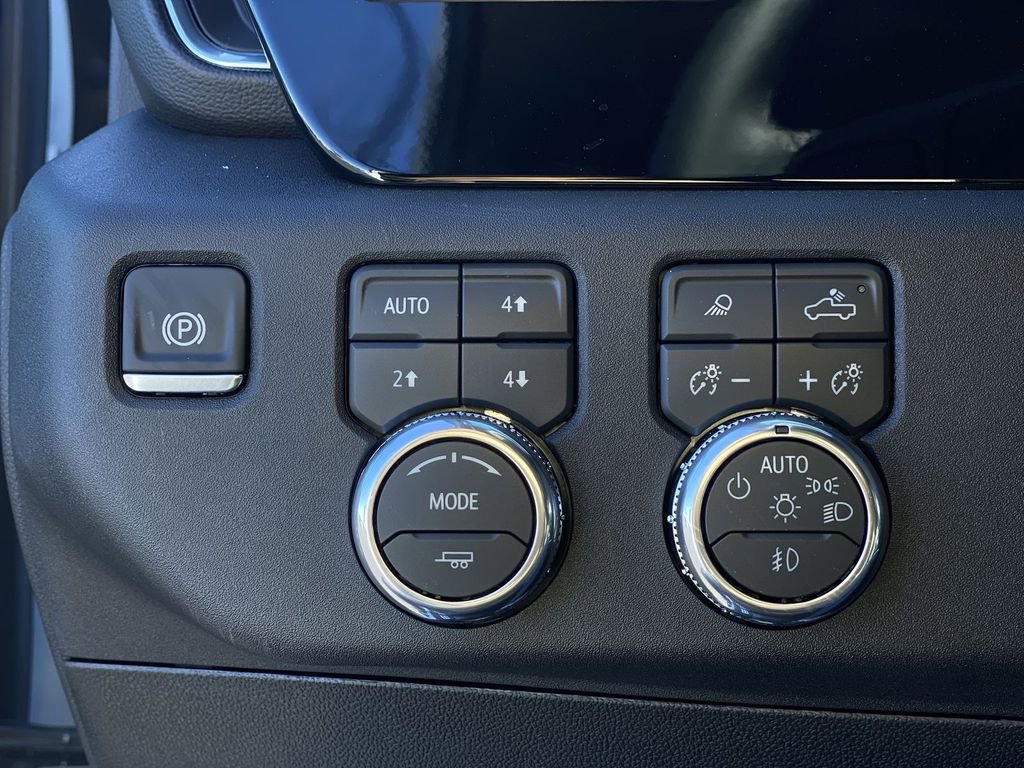 New 2026 GMC Sierra 3500 SLT w/ SLT Convenience Package image 27
