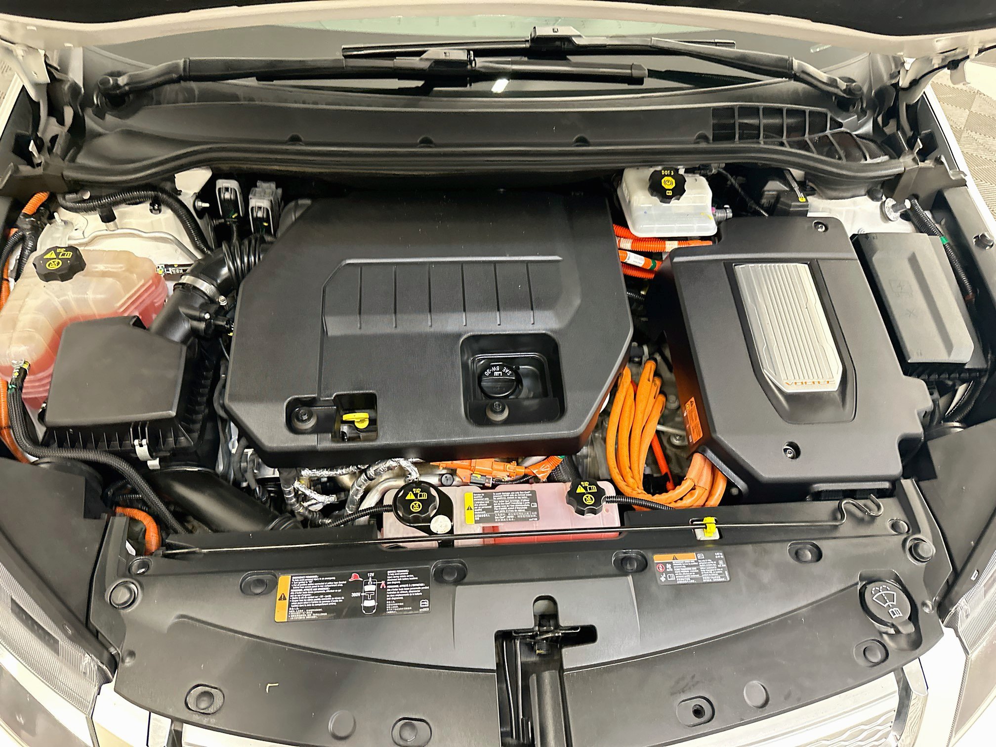 Used 2012 Chevrolet Volt Premium w/ Premium Trim Package FWD image 34