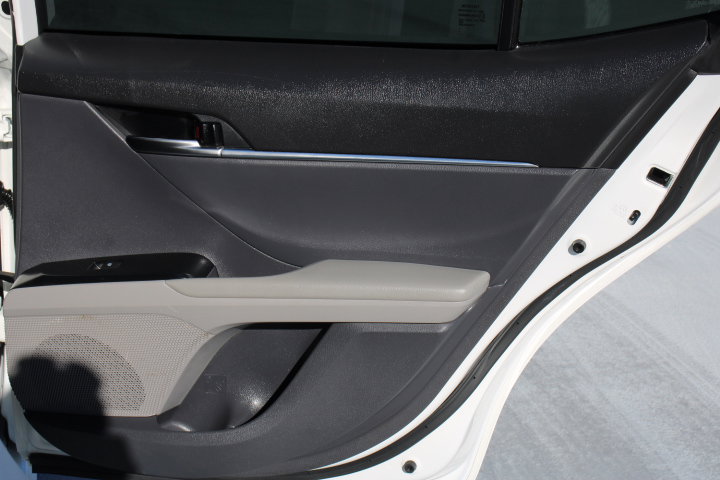 Used 2020 Toyota Camry LE image 16