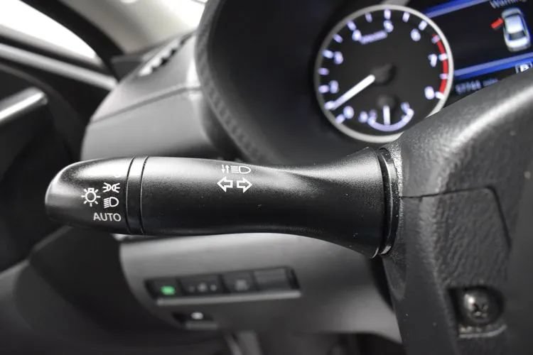 Used 2024 Nissan Sentra SV FWD image 24