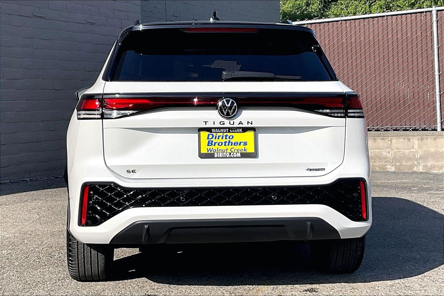 Certified 2025 Volkswagen Tiguan SE R-Line AWD/4WD image 3