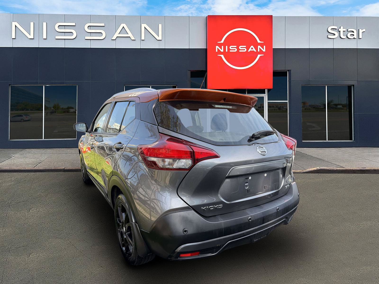 Used 2020 Nissan Kicks SR FWD image 4