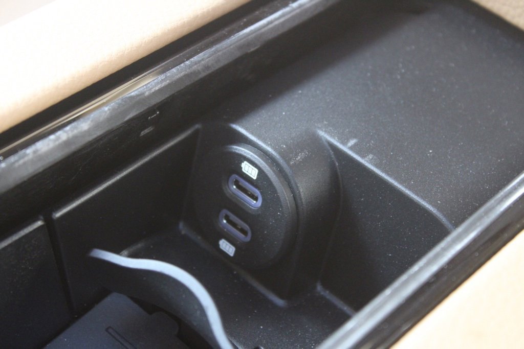 Used 2023 Porsche Panamera 4 image 34