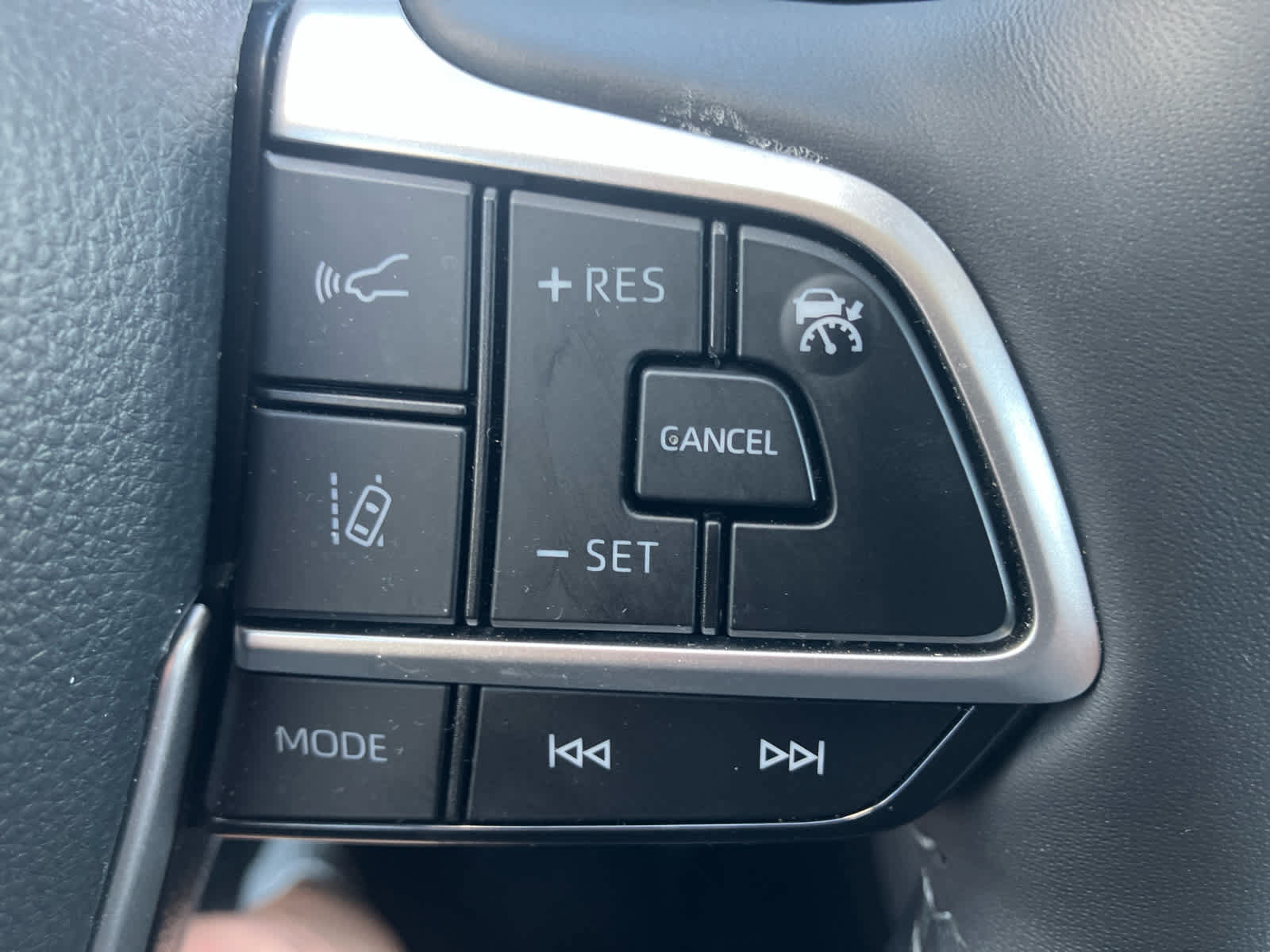 Certified 2025 Toyota Highlander Limited AWD/4WD image 21