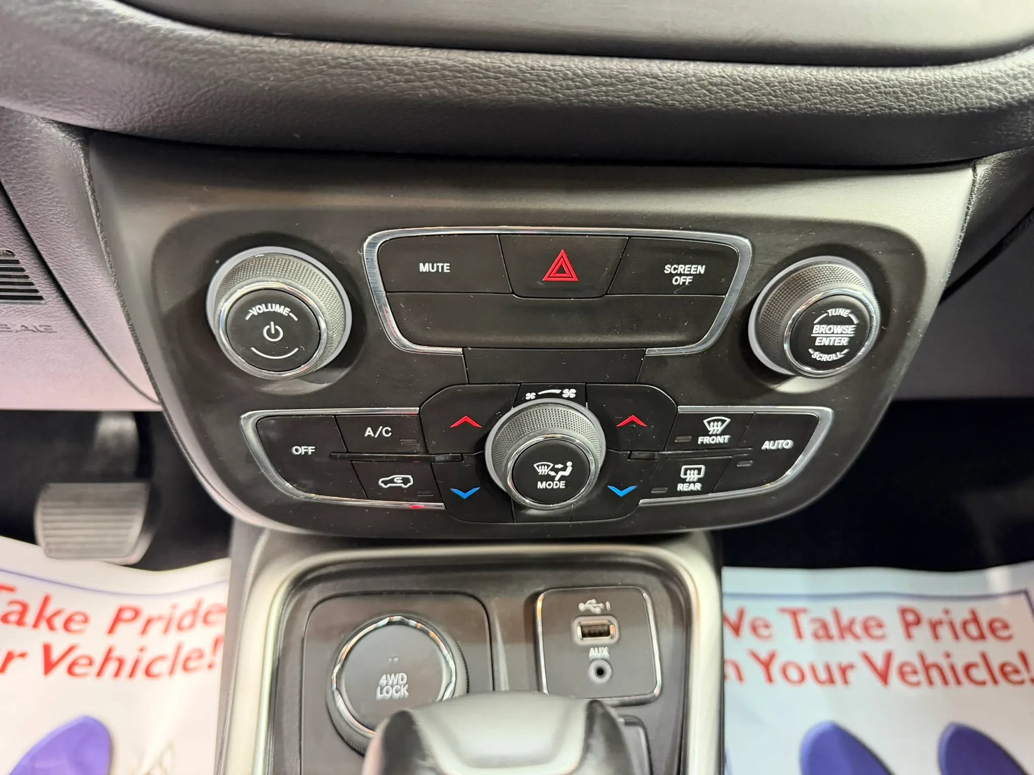 Used 2019 Jeep Compass Latitude w/ Cold Weather Group AWD/4WD image 21