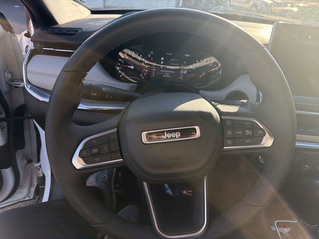 Used 2024 Jeep Compass Limited image 14