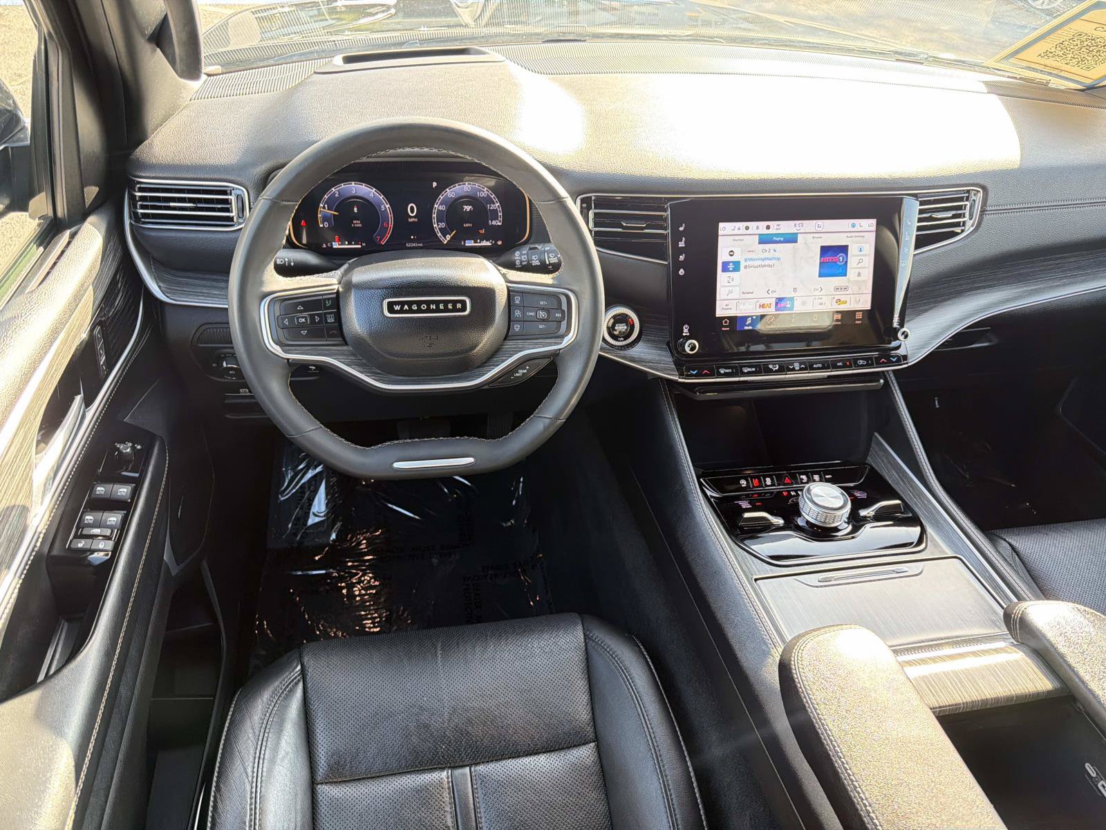 Used 2024 Jeep Wagoneer Series III AWD/4WD image 9