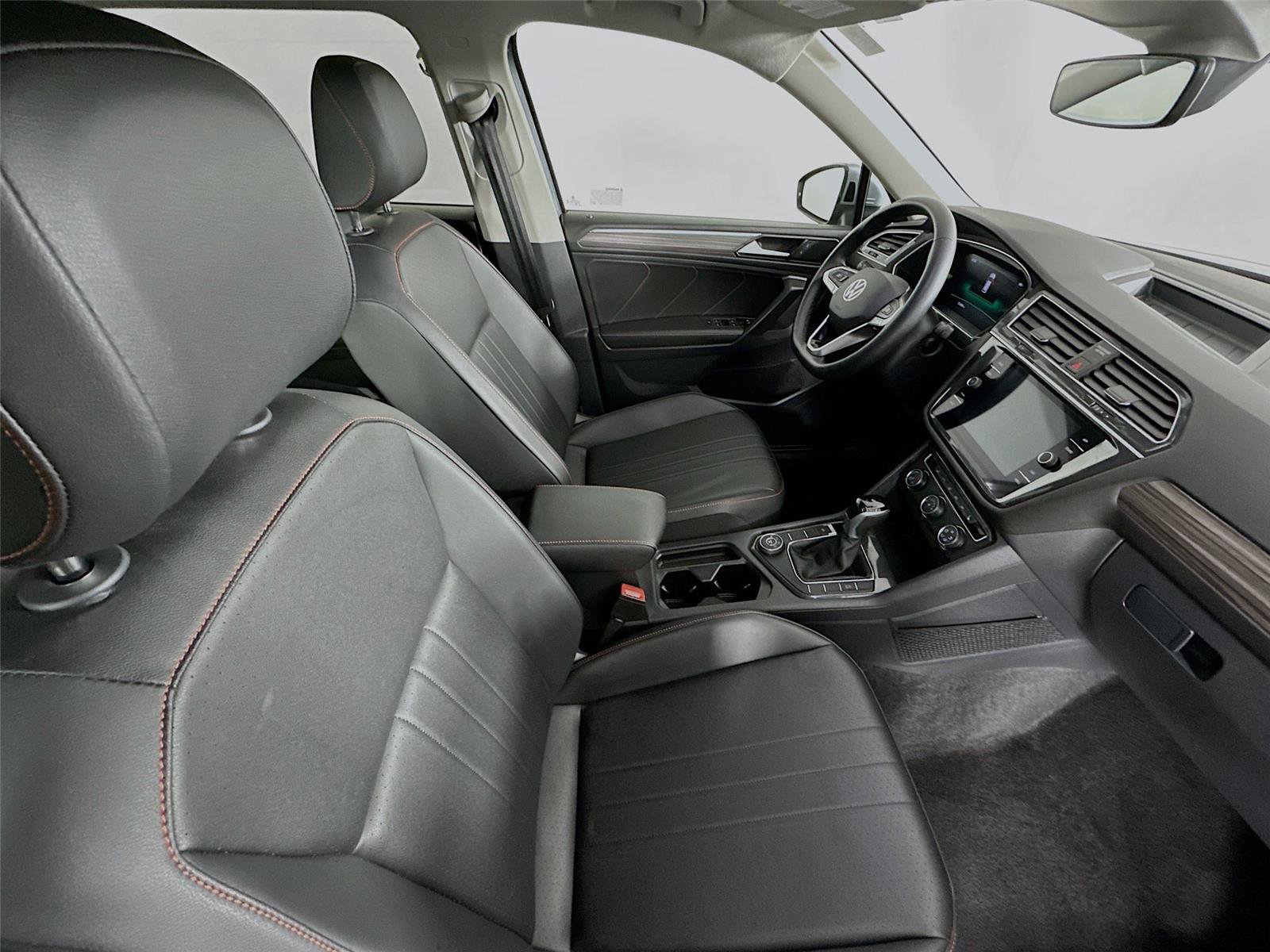 Used 2024 Volkswagen Tiguan Wolfsburg Edition image 25
