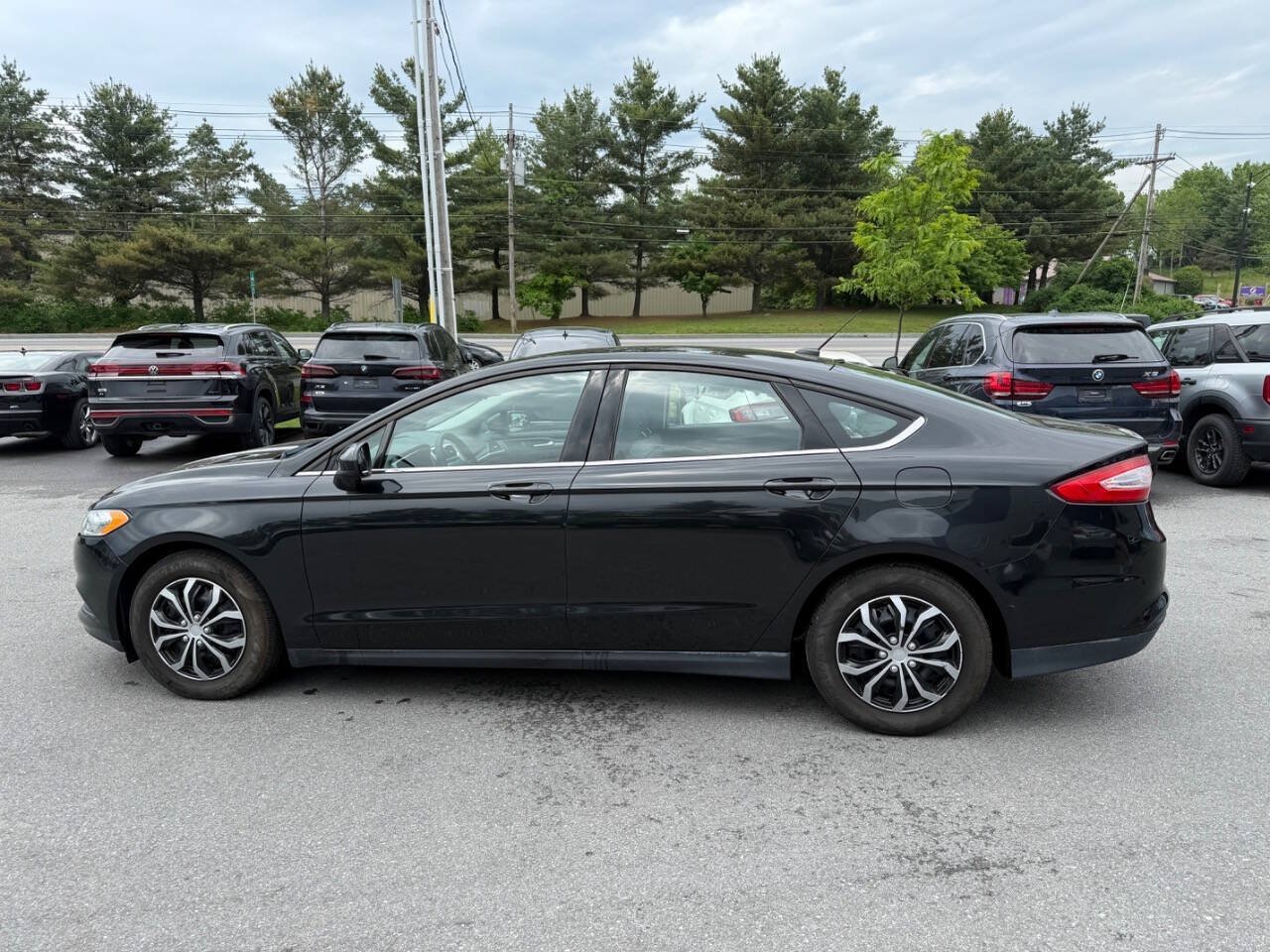 Used 2013 Ford Fusion S FWD image 9