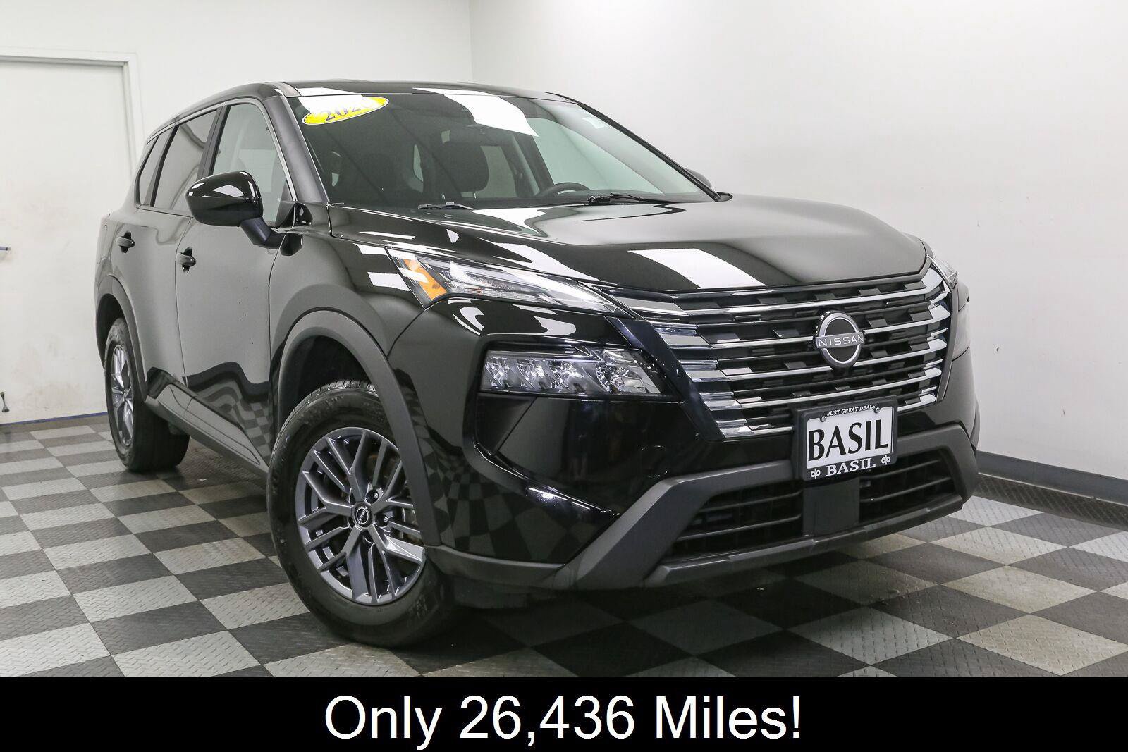 Used 2026 Nissan Rogue SV AWD/4WD image 2