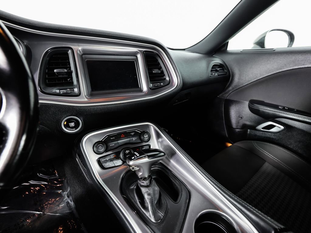 Used 2021 Dodge Challenger SXT image 24