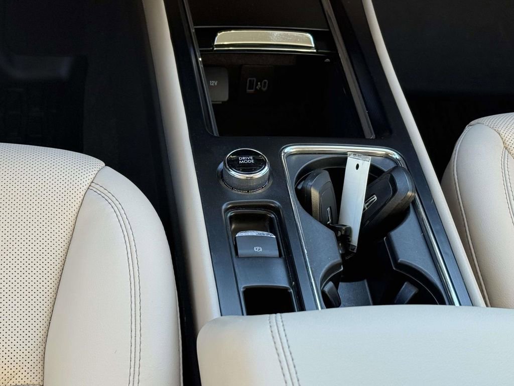 Used 2023 Lincoln Corsair Reserve w/ Towing Package image 19